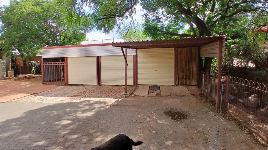 3 Bedroom Property for Sale in Uitsig Free State